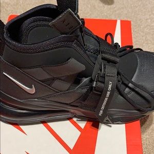 Nike Air Force 270 Utility — All Black